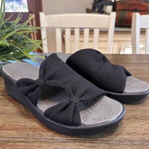 Bzees‎ Black Smile More Bow Wedge Sandals Women 9.5 Slides Summer Slip On Shoes